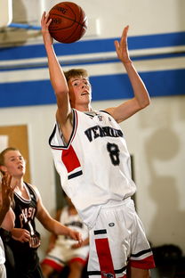 爱游戏体育官网-仰泳大战美队领先毫厘之间，仰泳比赛视频欣赏  第2张